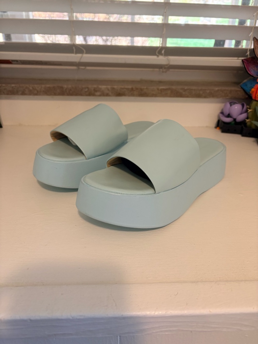 Forever 21 Mint Platform Slide Sandals